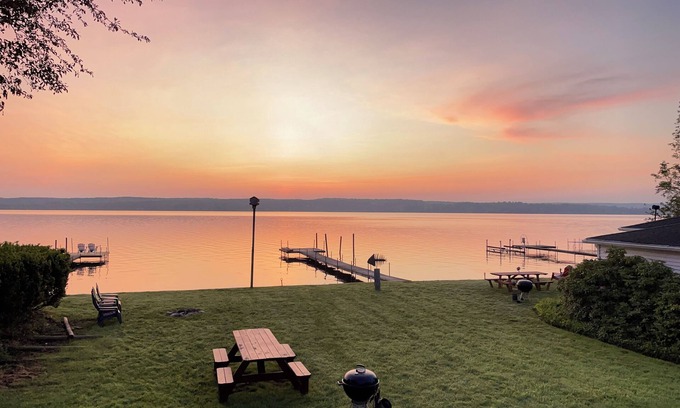 Niobe Apartamento | Vacaciones en el lago, excelente vista, muelle propio + pozo de fuego + BBQ + estacionamiento + cerca del centro