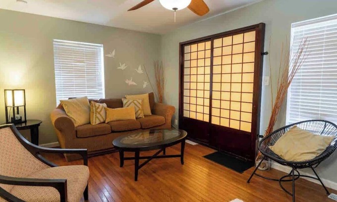 Long Reach Casa | Relax & have fun in this Columbia 3 level townhome