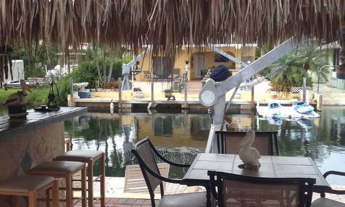 Tavernier Casa | Relájese en 3 dormitorios y 2 baños / Islamorada-Canal Front Home
