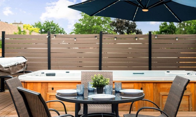Niagara Falls Casa | Relax in Nature| SwimSpa + Fire Pit| Niagara Falls