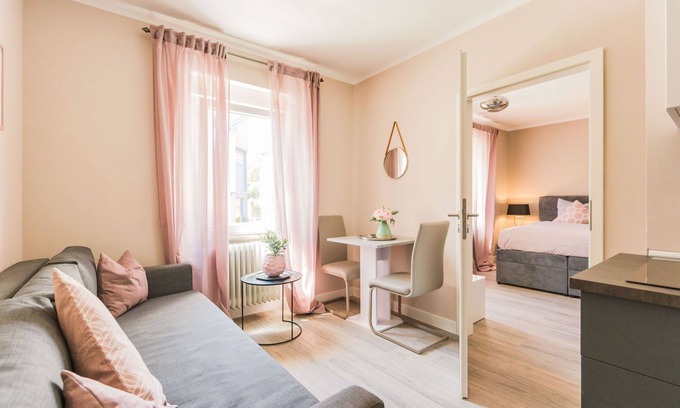 Bad Camberg Apartamento | Relax in our cozy suite
