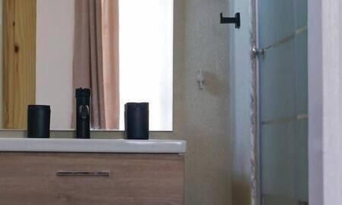 Gall Hill Apartamento | Relax in peace and comfort in a 1-bedroom Flat in Christ Church with WiFi, AC