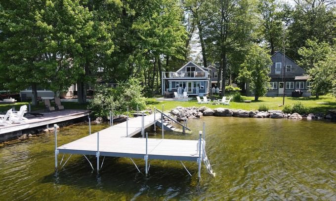 Raymond Casa | Relax in Raymond's lakefront 2-bedroom vacation home, just steps to Sebago Lake