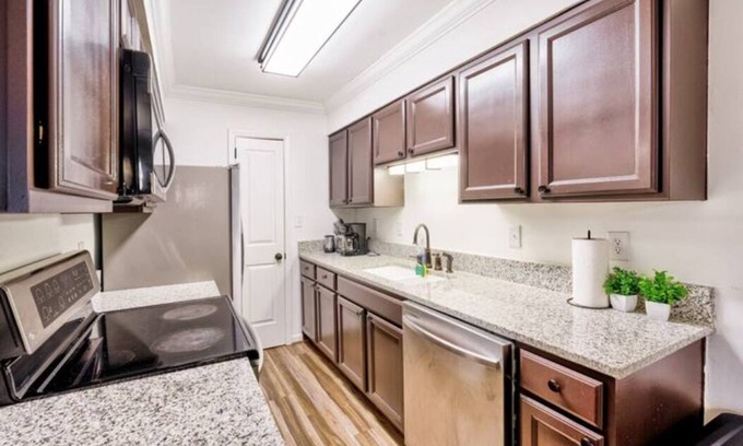 Hoover Casa | Relax in spacious Hoover condo