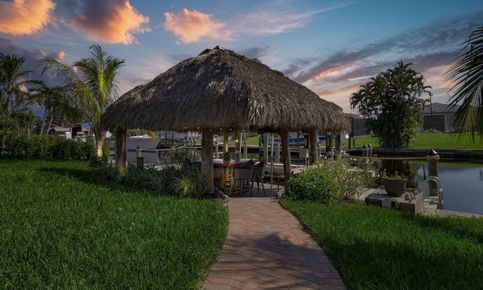 Eight Lakes Casa | Relax in Style: 3BR/2BA Retreat, Pool & Tiki Hut