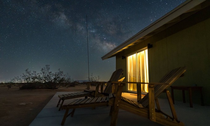 Landers Casa | Relax In Style At The Green Jackrabbit - Hot Tub, Record Player 1 Bedroom Home by RedAwning