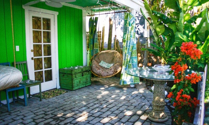 Lantern District Cabaña | Relajarse con estilo en el Bitchin Beach House!