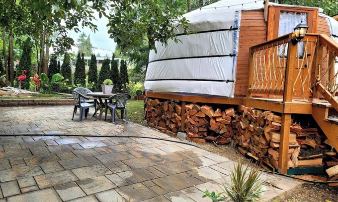 Tukwila Cabina | Relax in the City at Our Unique Yurt Retreat