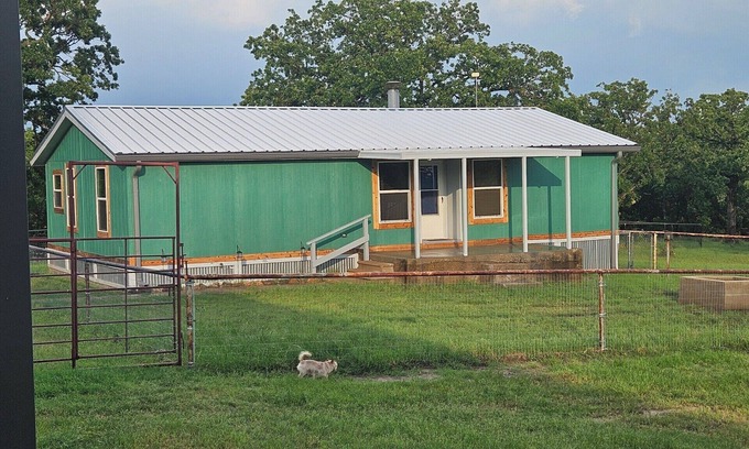 Bowie Casa | Relax in the wilderness at Bowie Acres
