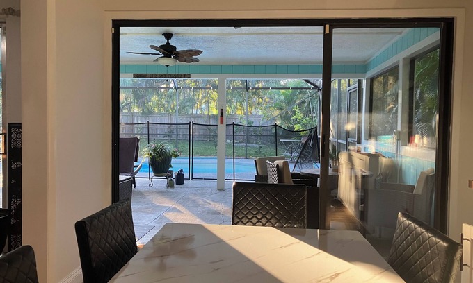 Hobe Sound Casa | Relax in this 3 bedroom, 2 bathrooms, heated pool with pull out couch, sleeps 8