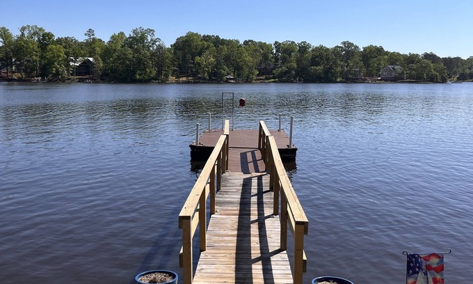 Batesburg Casa | Relax near Lake Murray in our spacious 3-bedroom retreat