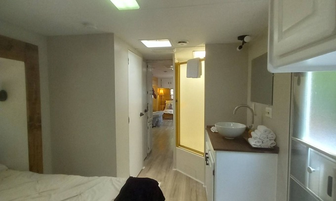 Murphy Casa | RELAX, NO EXTRA FEES for pets or cleaning. LUXURY Glamping in the woods!