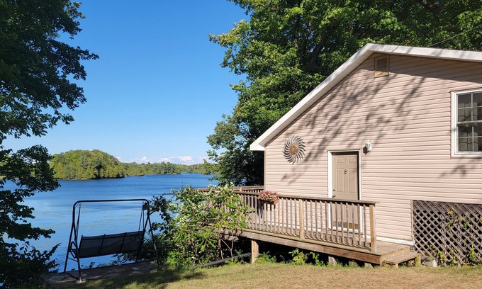 Rideau Lakes Cabaña | Relax on Benson Lake, Rideau System