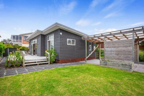 Waihi Beach Casa | Relax on Dillon - Waihi Beach Holiday Home