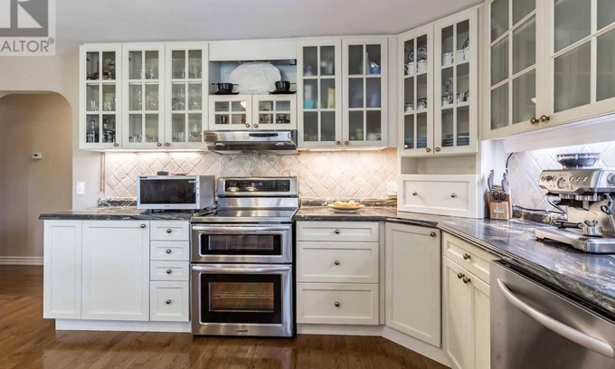 Fort Erie Casa | Relax or Play at Apple Orchard Lane.