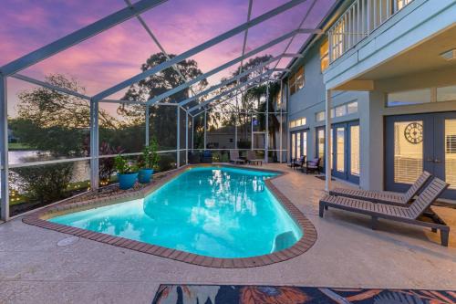 Trailer Estates Casa | Relax & Play Luxe 3 BR Escape w Pool & Games