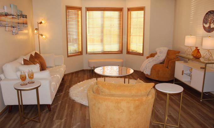 Vancouver Casa | Relax, Play & Unwind in 3-bedroom house Full of Entertainment Amenities!