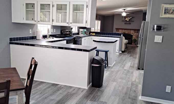 Northeast Raleigh Casa | Relax, Recharge, and Reconnect in Style – Modern Comfort Meets Small-Town Charm