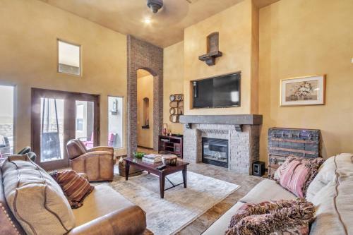 Las Cruces Casa | Relax & Rejuvenate- Pool, Sauna & Gym home