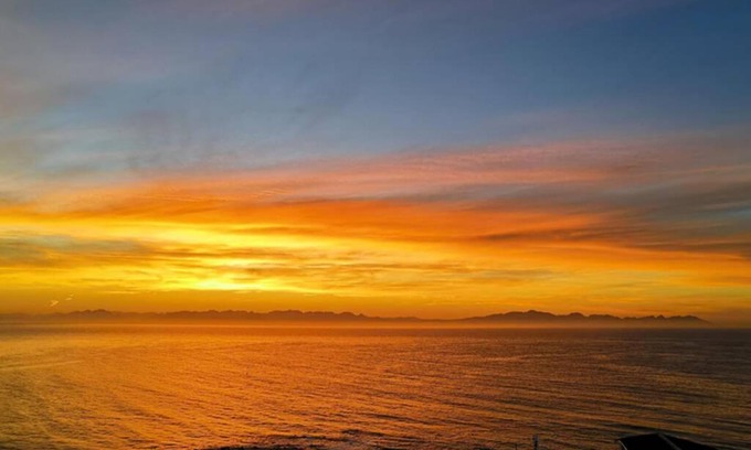 Glencairn Apartamento | Relax,Revive,Reset & enjoy the sounds of the sea!