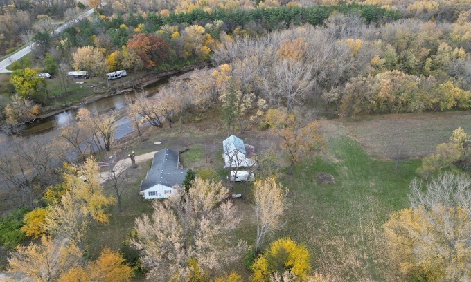 Janesville Casa | Relax Riverside - Renovated3BR/2BA Home - 15 Acres