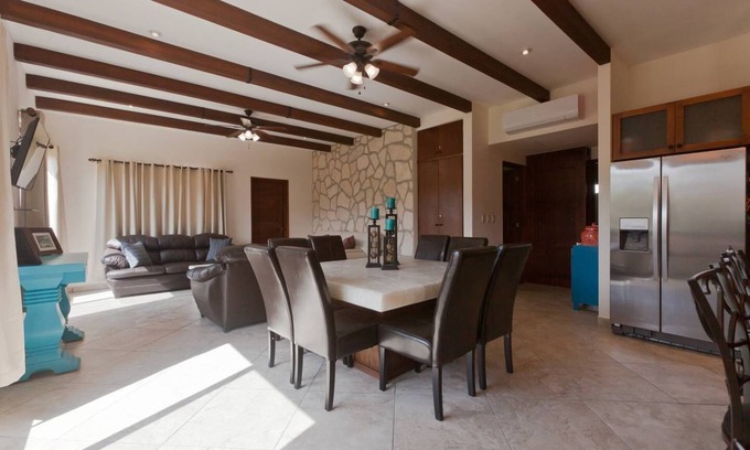 Villa Juarez Condominio | ¡Relájate con el sonido de una cascada justo afuera de tu ventana!