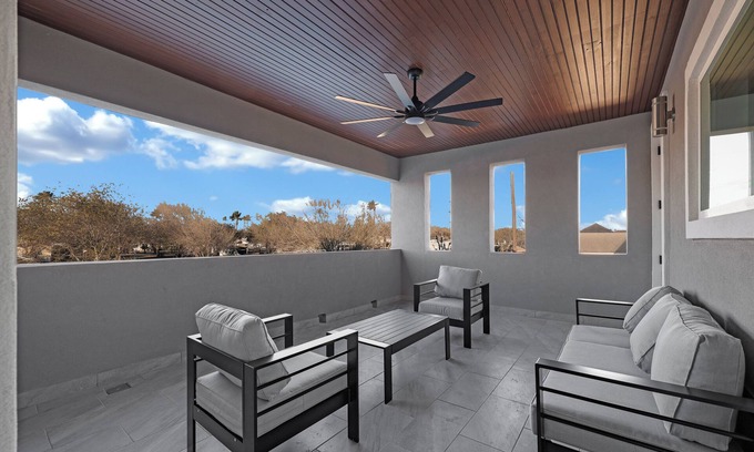 Pharr Casa | Relax + Unwind in this Modern & Spacious Townhome With 2 Car Garage