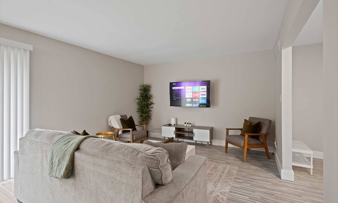 Rochester Apartamento | Relax & Unwind in Rochester Cozy Vacation Spot