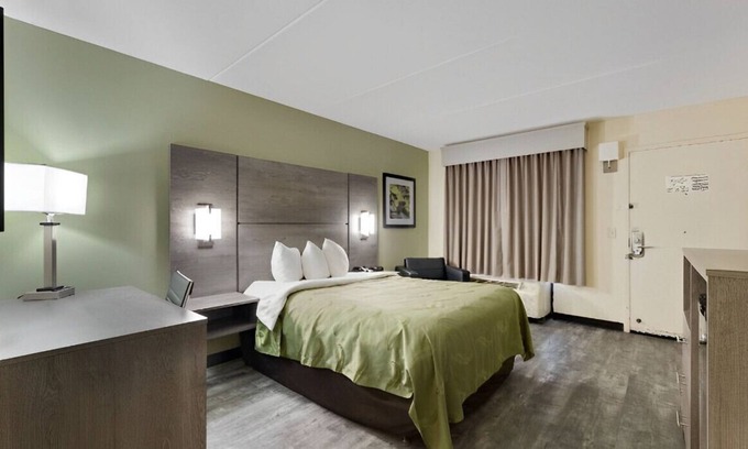 Irondale Casa | Relax & Unwind w/ us in Our Luxury King Room