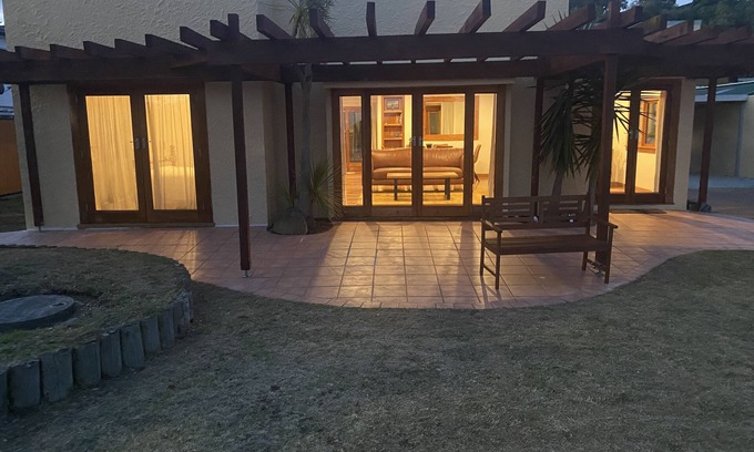 Okitu Casa | Relax@Wainui Beach Stay