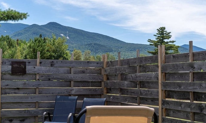 Twin Mountain Cabaña | Relax with mountain views & a hot tub #5