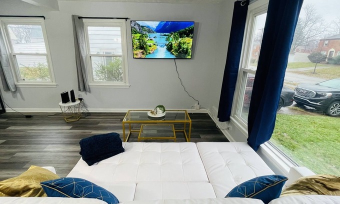 Maple Heights Casa | Relax with the whole family at this peaceful place to stay