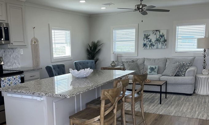 Grand Isle Casa | Relax with the whole family at this peaceful place, The Crab Shack!