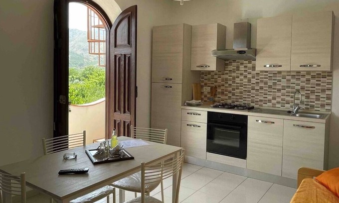 Gaggi Apartamento | Relaxation House, surrounded by nature
