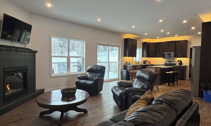 East Kootenay Casa | Relaxation with all amenities!