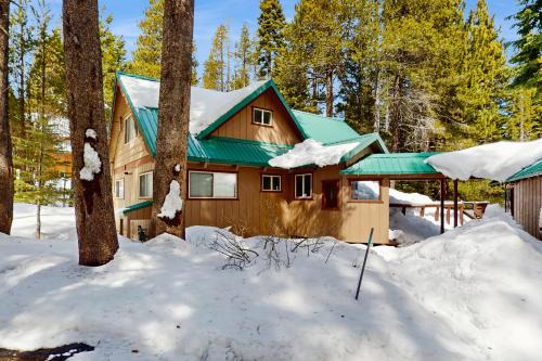 Truckee Casa | Relaxed and Comfortable Family Gathering Home
