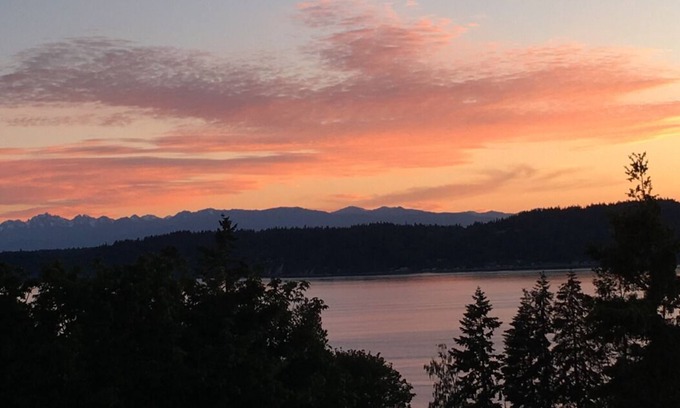 Mukilteo Casa | Relajado y agradable agua / Mountain View Home