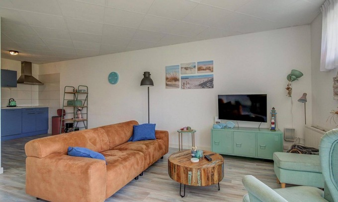 Julianadorp aan zee Apartamento | Relaxed Beach Holiday at De Strandjutter: Walking Distance to Julianadorp aan Zee, Comfortable and Cozy Stay!