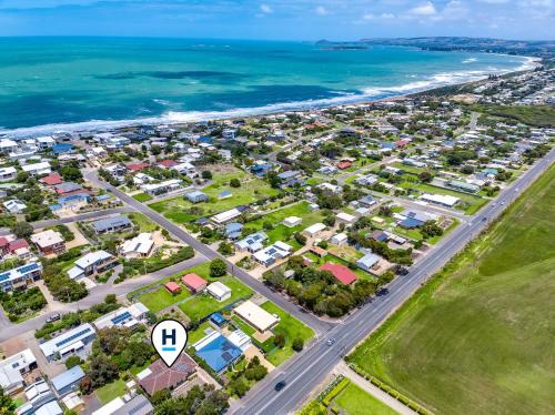 Port Elliot Casa | Relaxed Family Beach House - No Linen Included