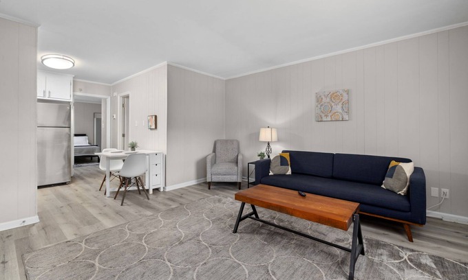 Durham Apartamento | Relaxing 1BR Near Duke~Peaceful Stay Just 3 Mins to Campus, Food & More