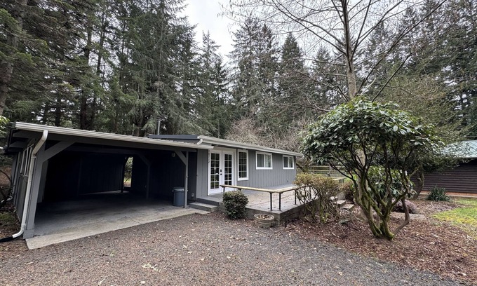 Anderson Island Casa | Relaxing 2 bedroom cottage across the street from beautiful Lake Josephine