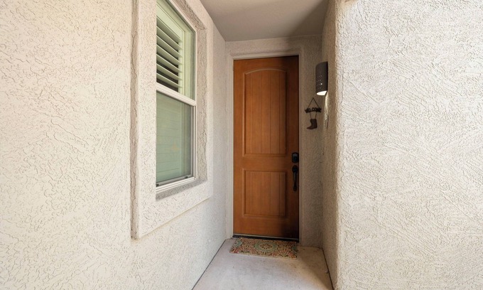 Fountain Hills Apartamento | Relaxing 2-bedroom AC, fitness rm, heated pool, WiFi in charming Fountain Hills