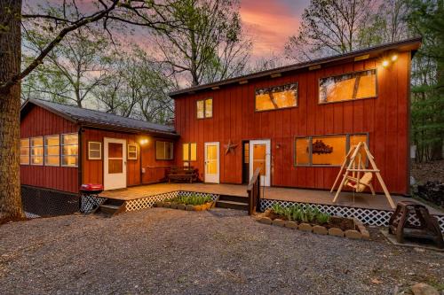 New Market Casa | Relaxing 2-Master Suite Mountain Top - Fire Pit