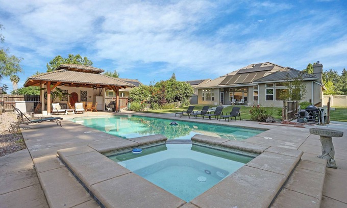 Walnut Grove Casa | Relaxing 3BAPool+Hot Tub Near the River & Wineries