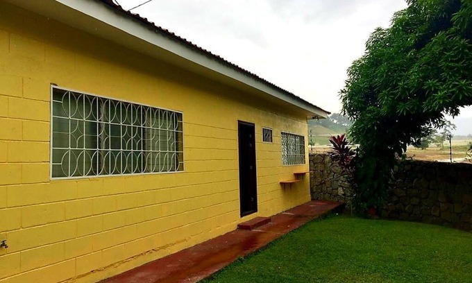 Sector 1 Nor-Oeste Casa | Relajante y hermosa casa, conectada con la naturaleza en San Pedro Sula