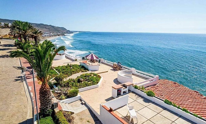 La Fonda Apartamento | Relaxing, Beach Front Escape EV Charger Level 2 on-site ⚡️(power outlet only)