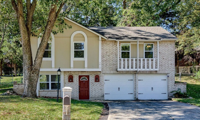 Blue Springs Casa | Relaxing Blue Springs Escape 3BR w/ Outdoor Space