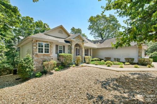 Bella Vista Casa | Relaxing BV Home near Golfing, Hiking, & Lakes