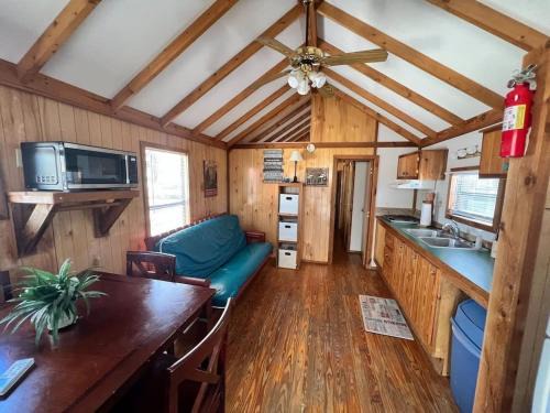 Bloomington Casa | Relaxing Cabin in Bloomington