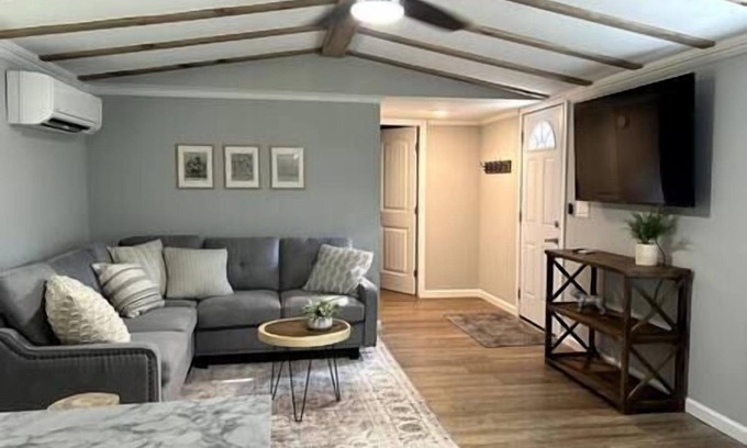 Thomson Casa | Relaxing Cabin Near Raysville